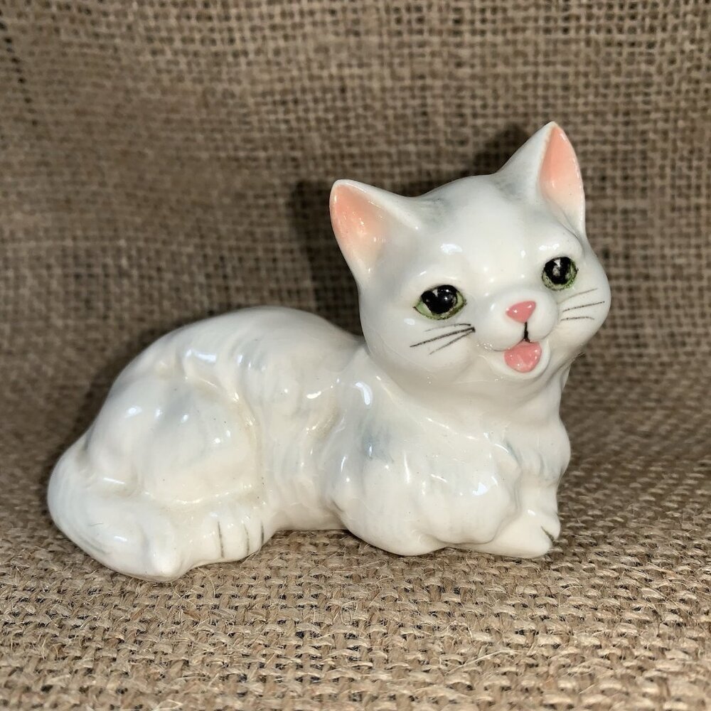Vintage White Porcelain Cat Smiling Green Eyes Japan